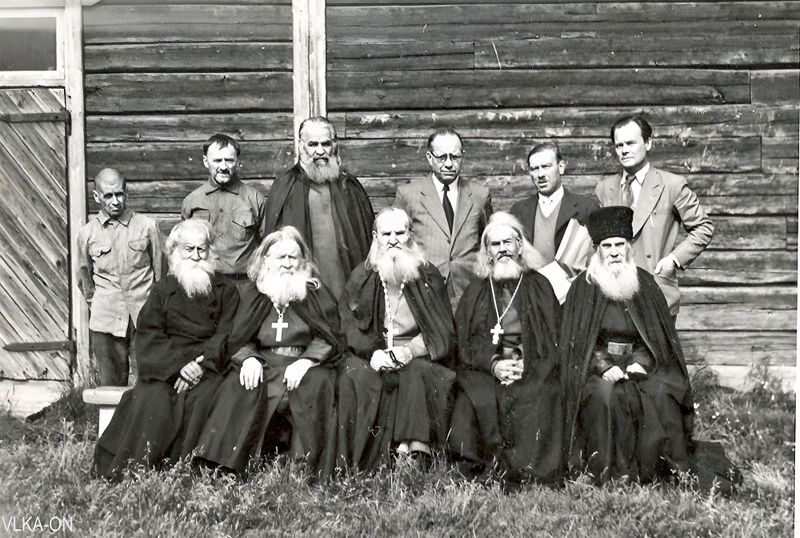 Tiedosto:Konevitsaan luostarin veljestoa 2 ig-dorofei val on res.jpg