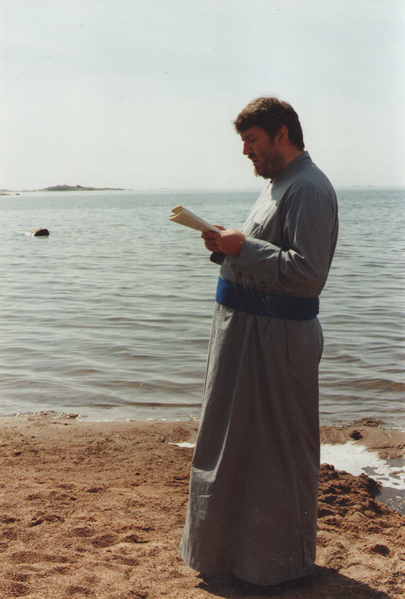 Tiedosto:Hannu katsoo vasemmalle.png